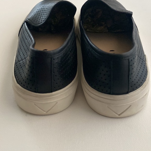 Via Spiga Woman’s Size 6 Tennis Shoe - Picture 5 of 6